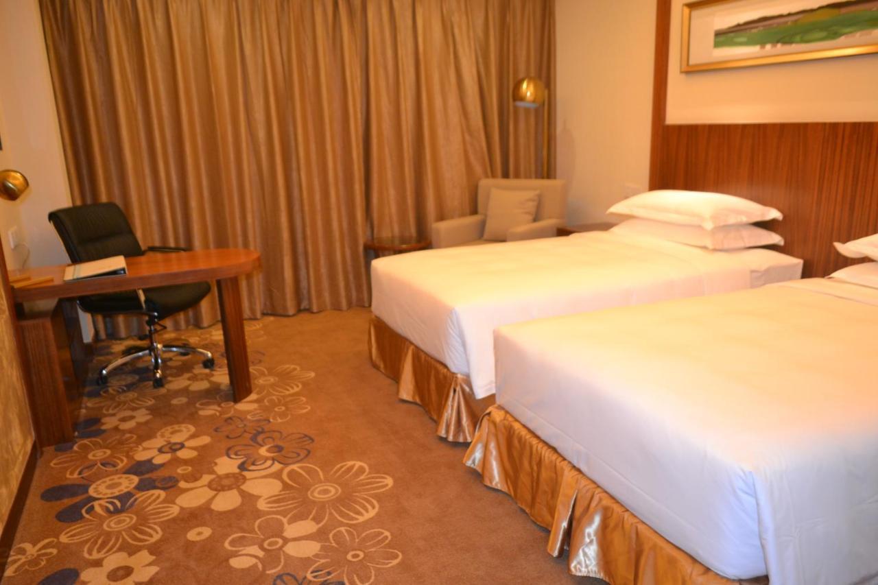 Hotel Kaloum Conakry Bagian luar foto